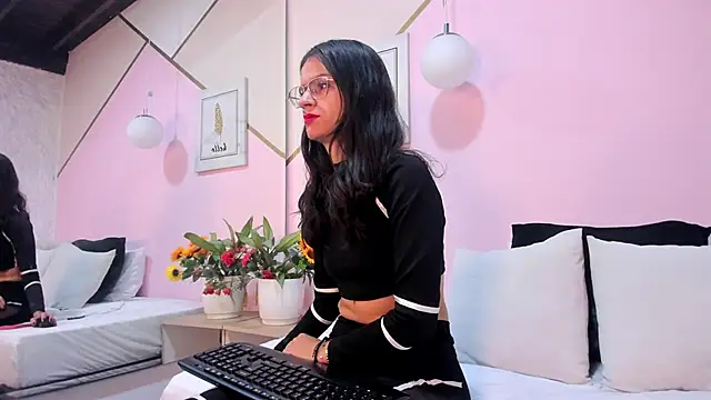 maye wells online show from December 2024 12:55:02 PM