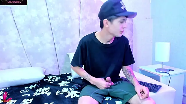 kendalltaylorr online show from March 2025 03:02:02 AM