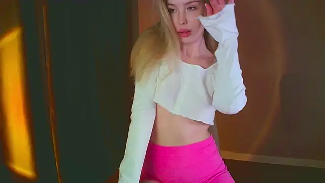 Snapshot of mia_raspberrie chatting on December 2024 11:45:02 PM mia raspberrie online show from December 2024 11:45:02 PM