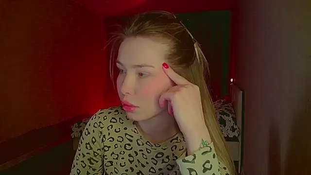 Snapshot of mia_raspberrie chatting on March 2025 07:02:02 PM mia raspberrie online show from March 2025 07:02:02 PM