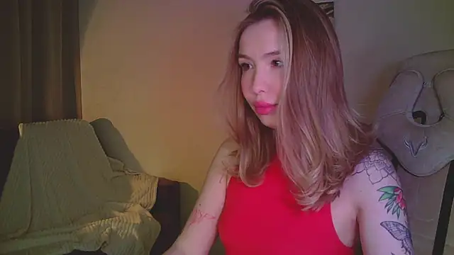 mia raspberrie online show from April 2026 08:25:02 PM