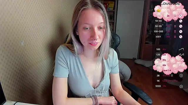 Snapshot of cutieMila chatting on February 2025 04:39:02 PM cutieMila online show from February 2025 04:39:02 PM