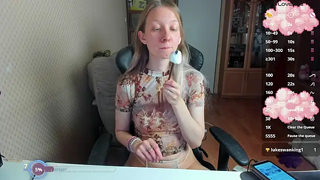 Snapshot of cutieMila chatting on October 2025 05:15:02 PM cutieMila online show from October 2025 05:15:02 PM