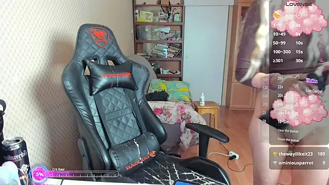 Snapshot of cutieMila chatting on November 2025 08:49:02 AM cutieMila online show from November 2025 08:49:02 AM