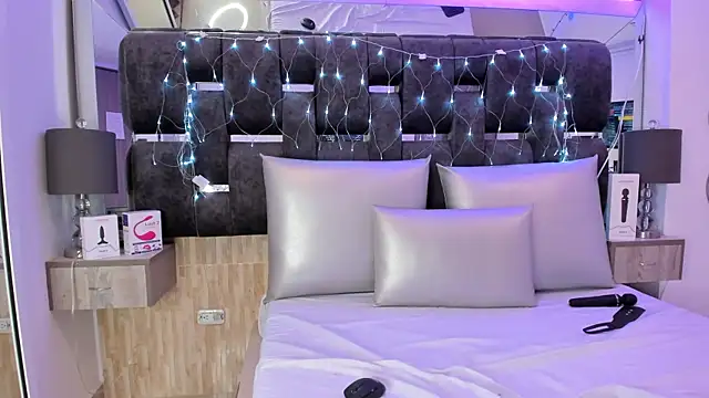 Charlotte Myers online show from March 2025 04:07:02 PM