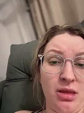 Teya moon  online show from February 2025 07:05:02 PM