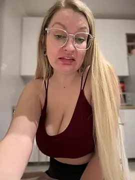 Teya moon  online show from March 2025 10:45:02 PM