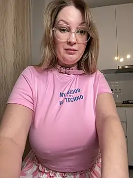 Teya moon  online show from February 2026 04:26:01 PM