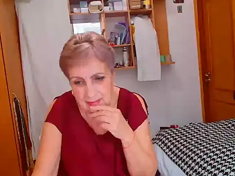 Victoria5643 online show from December 2024 08:18:02 PM