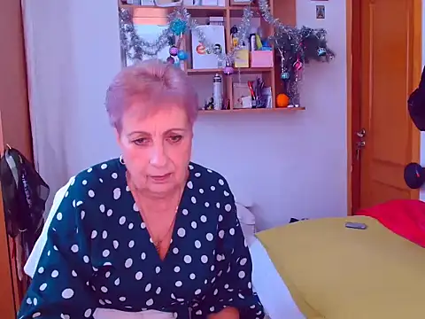 Victoria5643 online show from December 2024 09:28:02 AM