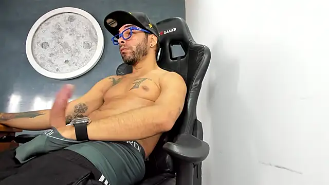 Bryan Bronx online show from February 2025 03:20:01 PM