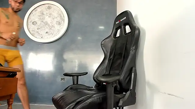 Bryan Bronx online show from February 2025 03:19:01 PM