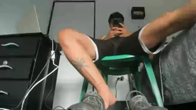 moubli  online show from December 2025 09:56:02 PM