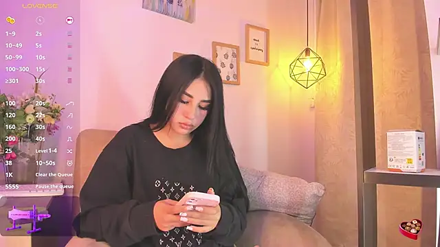 Chanttall  online show from February 2025 05:12:01 AM