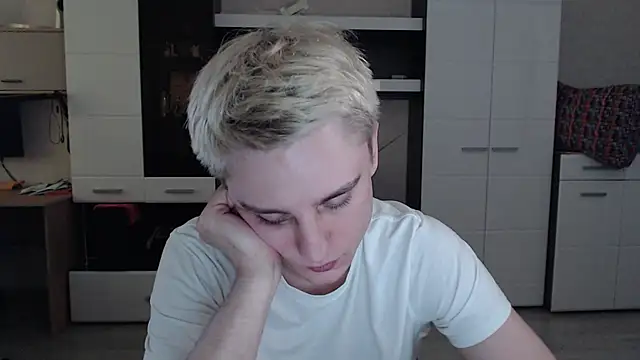 angryzan online show from March 2025 07:00:02 AM