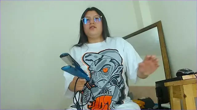 Snapshot of hairy_pussywet chatting on February 2025 12:19:02 AM hairy pussywet online show from February 2025 12:19:02 AM