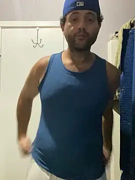 Snapshot of 817raul chatting on September 2025 08:14:02 AM 817raul online show from September 2025 08:14:02 AM