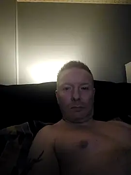 walker1979 online show from October 2025 08:43:01 PM