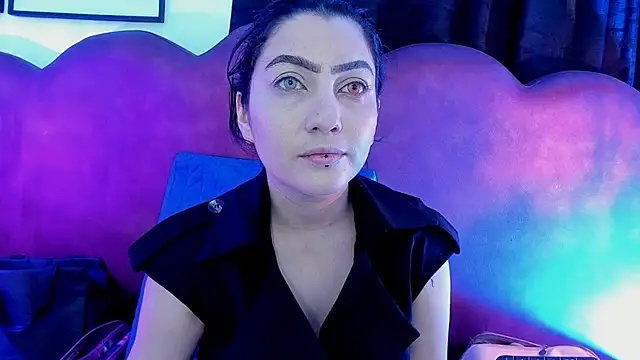 Snapshot of sophy_rock chatting on June 2026 03:11:02 PM sophy rock online show from June 2026 03:11:02 PM