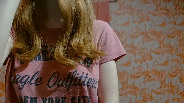 strawberrysmoothie online show from December 2024 01:32:01 AM