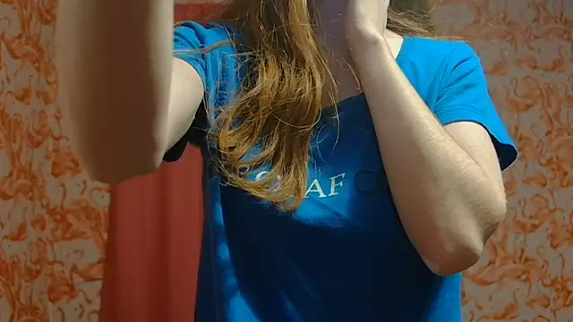 strawberrysmoothie online show from February 2025 01:33:01 AM