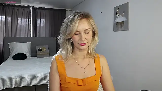 Vanessa Nowak online show from October 2025 10:23:02 AM