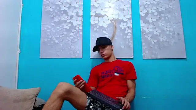 Leon hot X online show from December 2024 11:28:02 PM