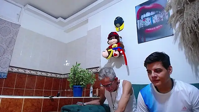 Leon hot X online show from February 2025 10:14:01 PM