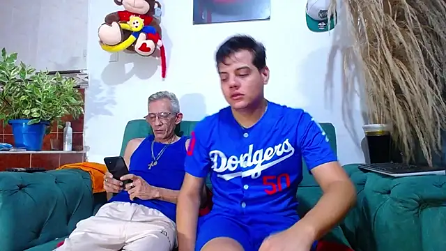 Leon hot X online show from February 2025 09:26:02 PM