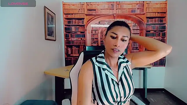 khiara moretti online show from December 2024 07:35:01 PM