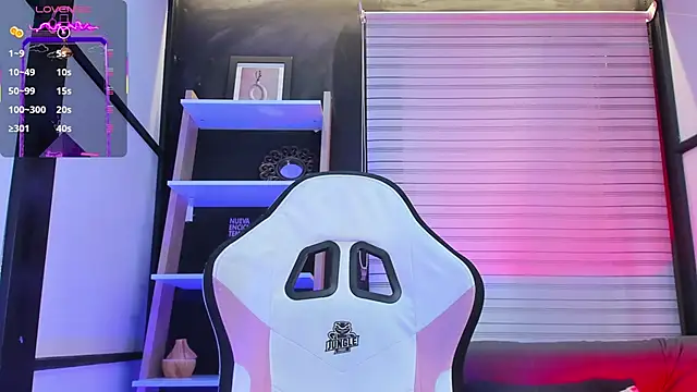 Agathaargent  online show from February 2025 12:34:02 PM