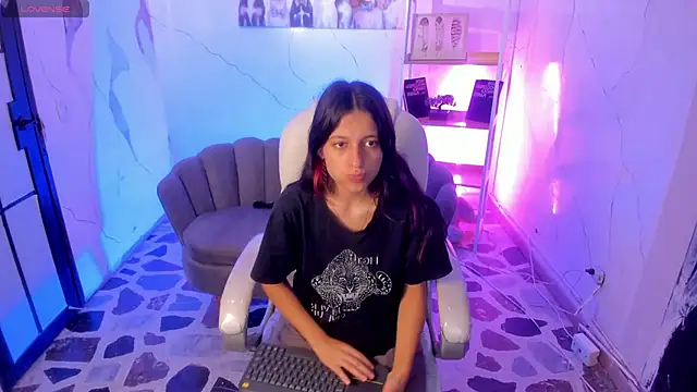 Agathaargent  online show from September 2025 05:01:02 AM