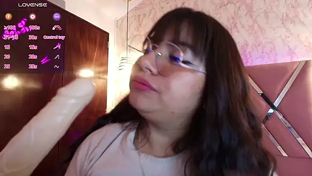 Miaa Smiith1 online show from February 2025 03:20:01 PM