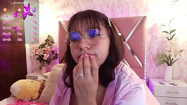 Miaa Smiith1 online show from March 2025 03:18:01 PM