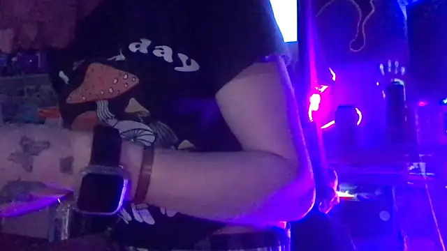 watermellonpussy online show from December 2024 11:00:02 AM