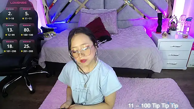 Snapshot of Moon_Water__ chatting on April 2026 11:24:01 AM Moon Water online show from April 2026 11:24:01 AM