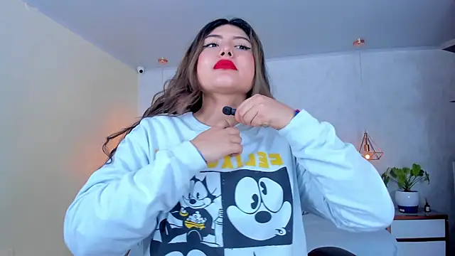 Snapshot of LARSONMIA chatting on February 2025 03:10:01 PM LARSONMIA online show from February 2025 03:10:01 PM