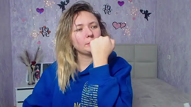 SallyVerda online show from February 2025 01:00:01 AM