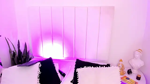 Amber Martins  online show from February 2025 12:06:01 AM