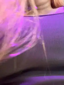 Amber Martins  online show from March 2025 06:00:02 PM