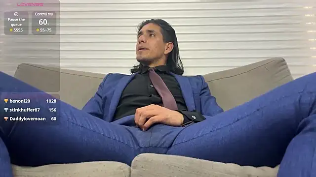 Tom blunt96 online show from February 2025 02:46:01 PM