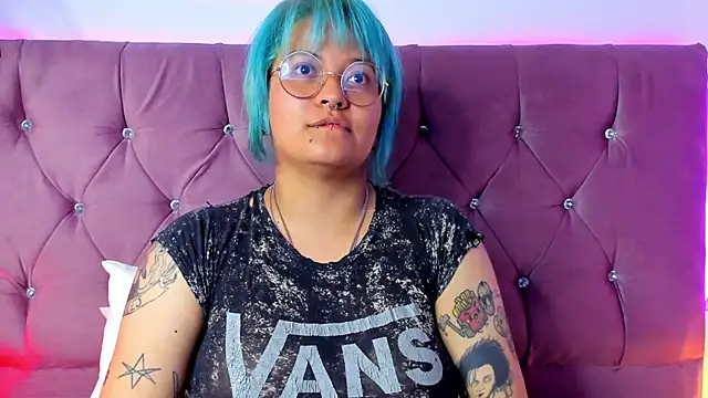 lucky-leah online show from February 2025 06:49:02 AM