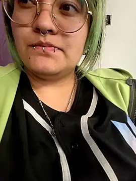 lucky-leah online show from September 2025 03:52:02 AM