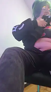 lucky-leah online show from February 2026 03:28:02 AM