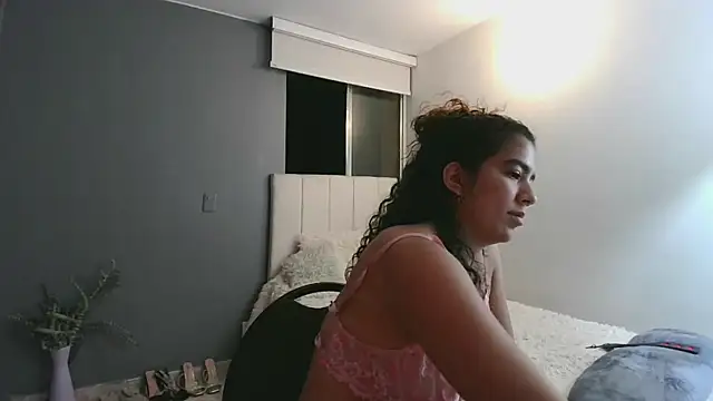 arteverena online show from March 2025 01:04:01 AM