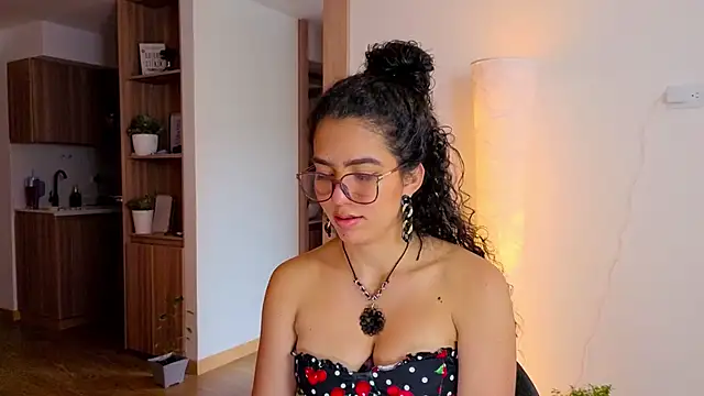 arteverena online show from April 2026 08:24:02 PM