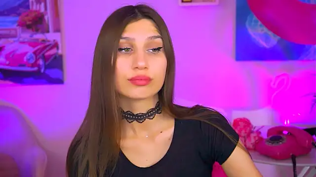 Snapshot of MollyPerry chatting on December 2024 10:18:02 PM MollyPerry online show from December 2024 10:18:02 PM