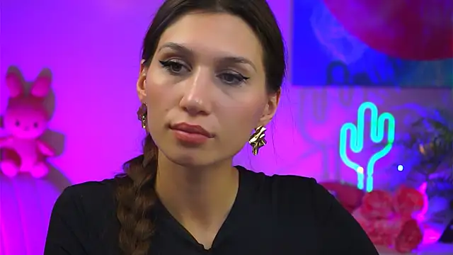 Snapshot of MollyPerry chatting on February 2025 07:37:02 PM MollyPerry online show from February 2025 07:37:02 PM