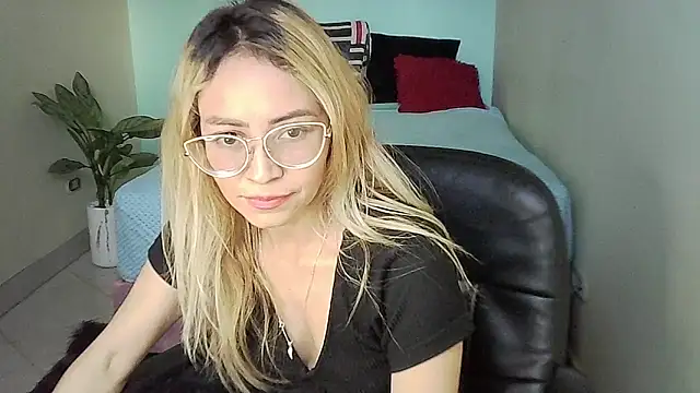 JuliaMack online show from February 2025 10:09:01 PM