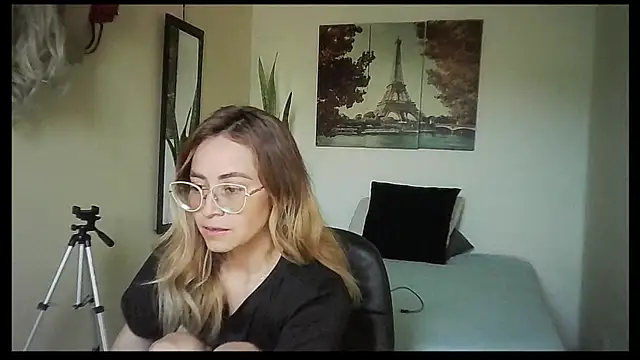 JuliaMack online show from October 2025 09:41:01 PM